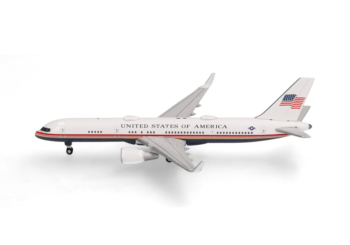 Pre-Order Herpa Wings 539548 1:500 U.S. Air Force Boeing VC-32 "Air Force Two" 99-0003
