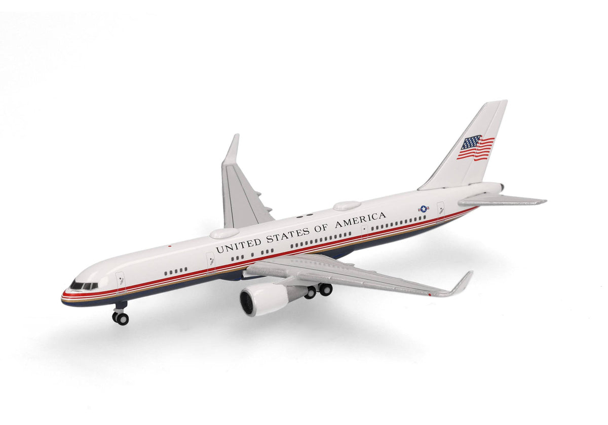 Pre-Order Herpa Wings 539548 1:500 U.S. Air Force Boeing VC-32 "Air Force Two" 99-0003