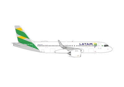 Pre-Order Herpa Wings 539746 1:500 LATAM Airlines Brasil Airbus A320neo Brazil Flag Livery PR-XBG