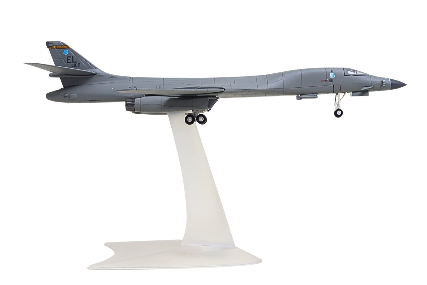 Pre - Order Herpa Wings 573658 1:200 USAF B - 1B Lancer 37th Bomb Sqn, Ellsworth AB "Alien with an Attitude" 86 - 0108
