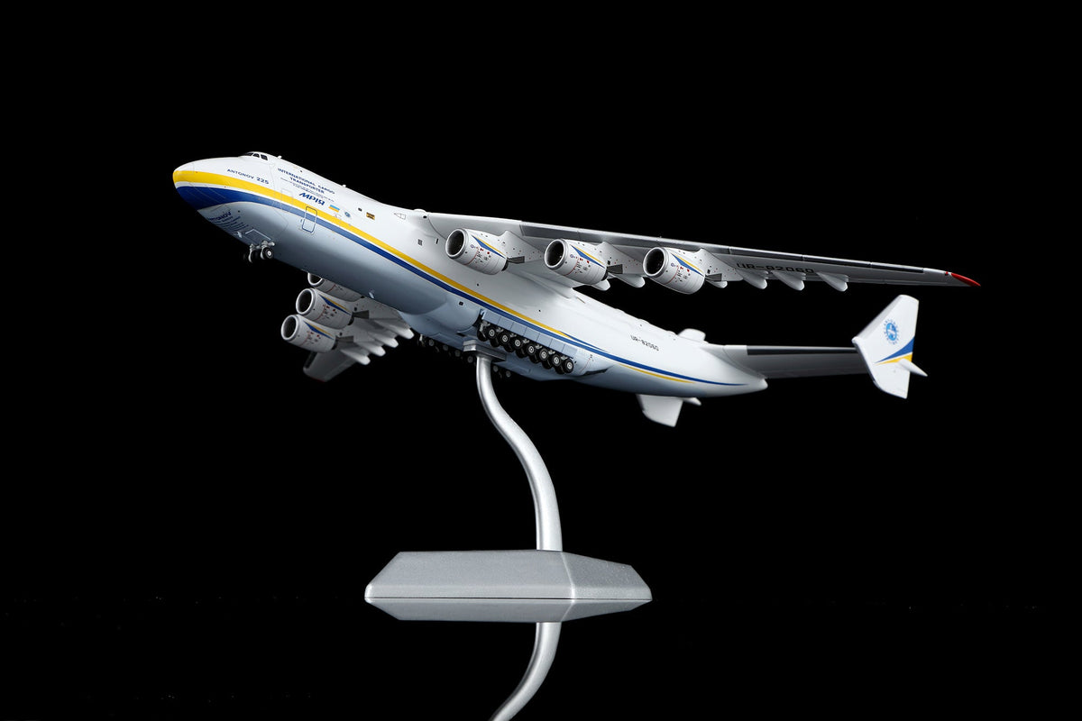 Pre-Order HX Models An22504 1:400 Antonov Airlines AN-225 Mriya UR-82060