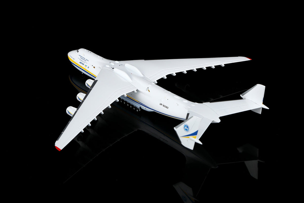 Pre-Order HX Models An22504 1:400 Antonov Airlines AN-225 Mriya UR-82060