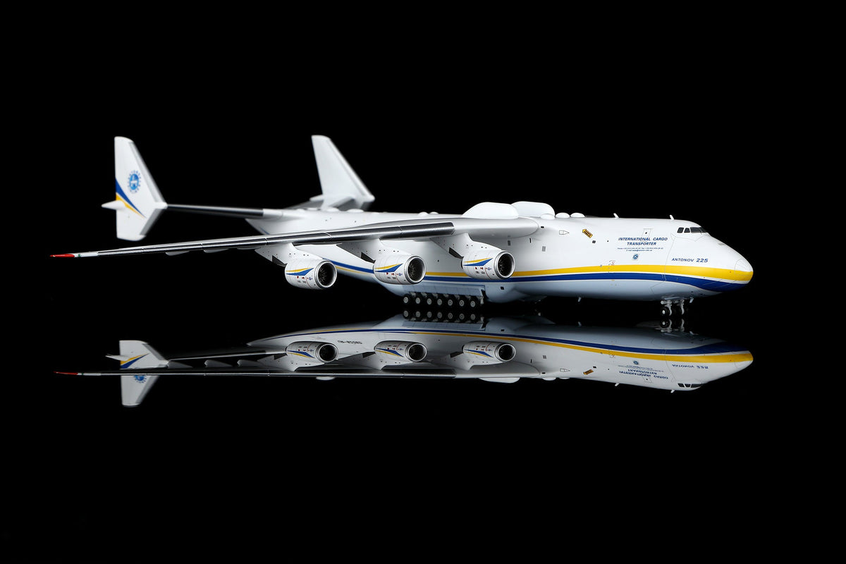 Pre-Order HX Models An22504 1:400 Antonov Airlines AN-225 Mriya UR-82060