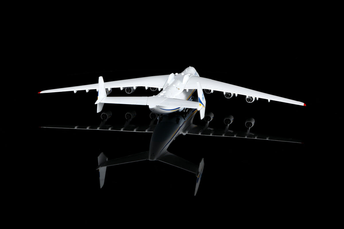 Pre-Order HX Models An22504 1:400 Antonov Airlines AN-225 Mriya UR-82060