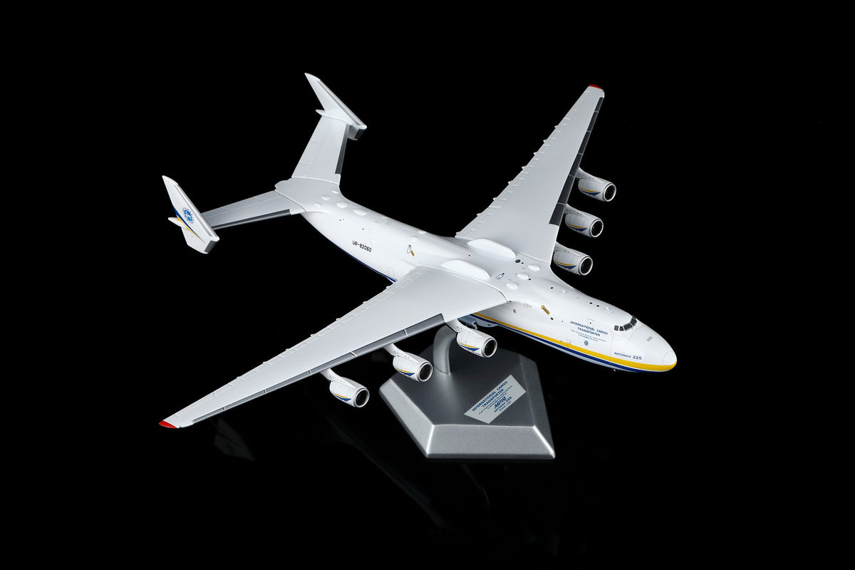Pre-Order HX Models An22504 1:400 Antonov Airlines AN-225 Mriya UR-82060