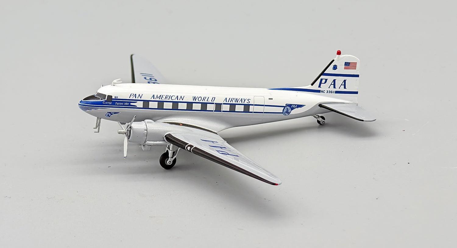 Pre - Order Inflight IFDC3PA0124 1:200 Pan Am Douglas DC - 3 NC33611