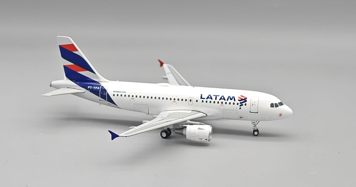 Pre-Order InFlight200 IF319LA1126 1:200 LATAM Airlines Brasil Airbus A319-112 PT-TPA