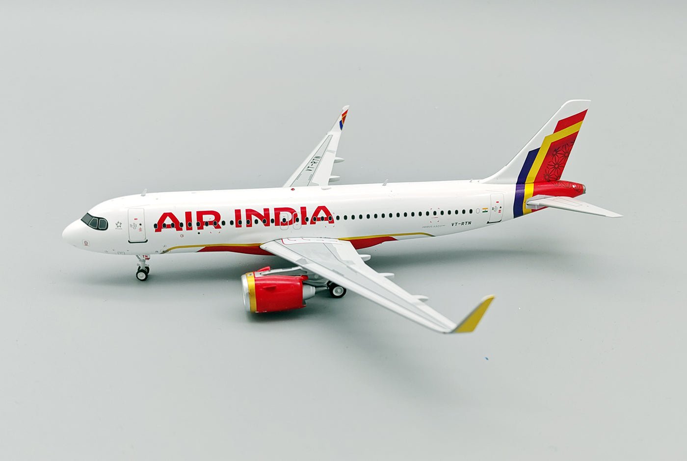 Pre - Order InFlight200 IF320AI0725 1:200 Air India Airbus A320 - 251N VT - RTN