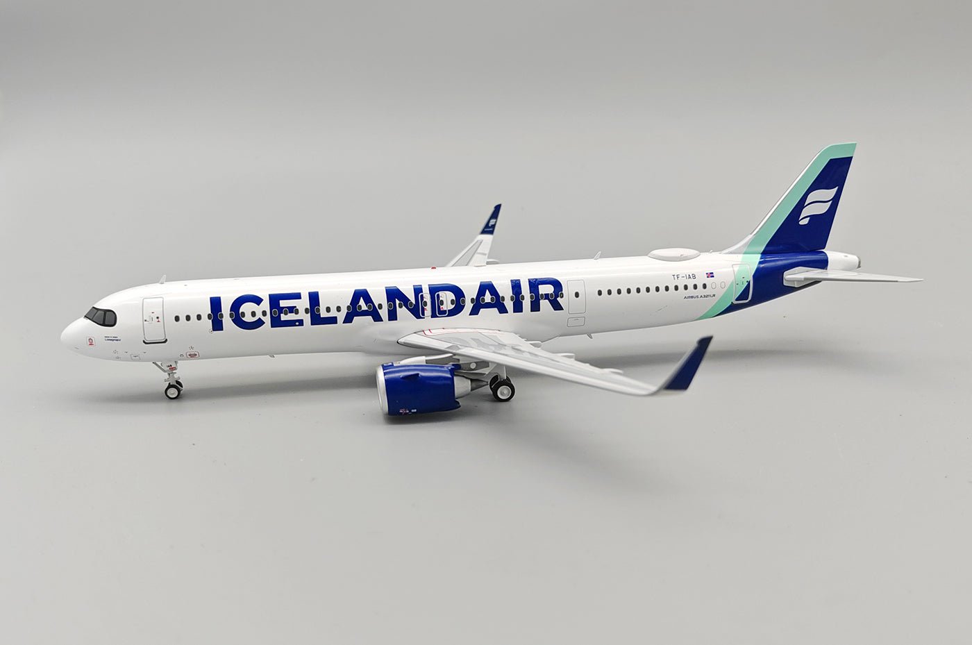Pre - Order InFlight200 IF321MF0725 1:200 Icelandair Airbus A321 - 271NXTF - IAB
