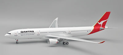 Pre - Order InFlight200 IF333QF1025 1:200 Qantas Airbus A330 - 303 VH - QPB