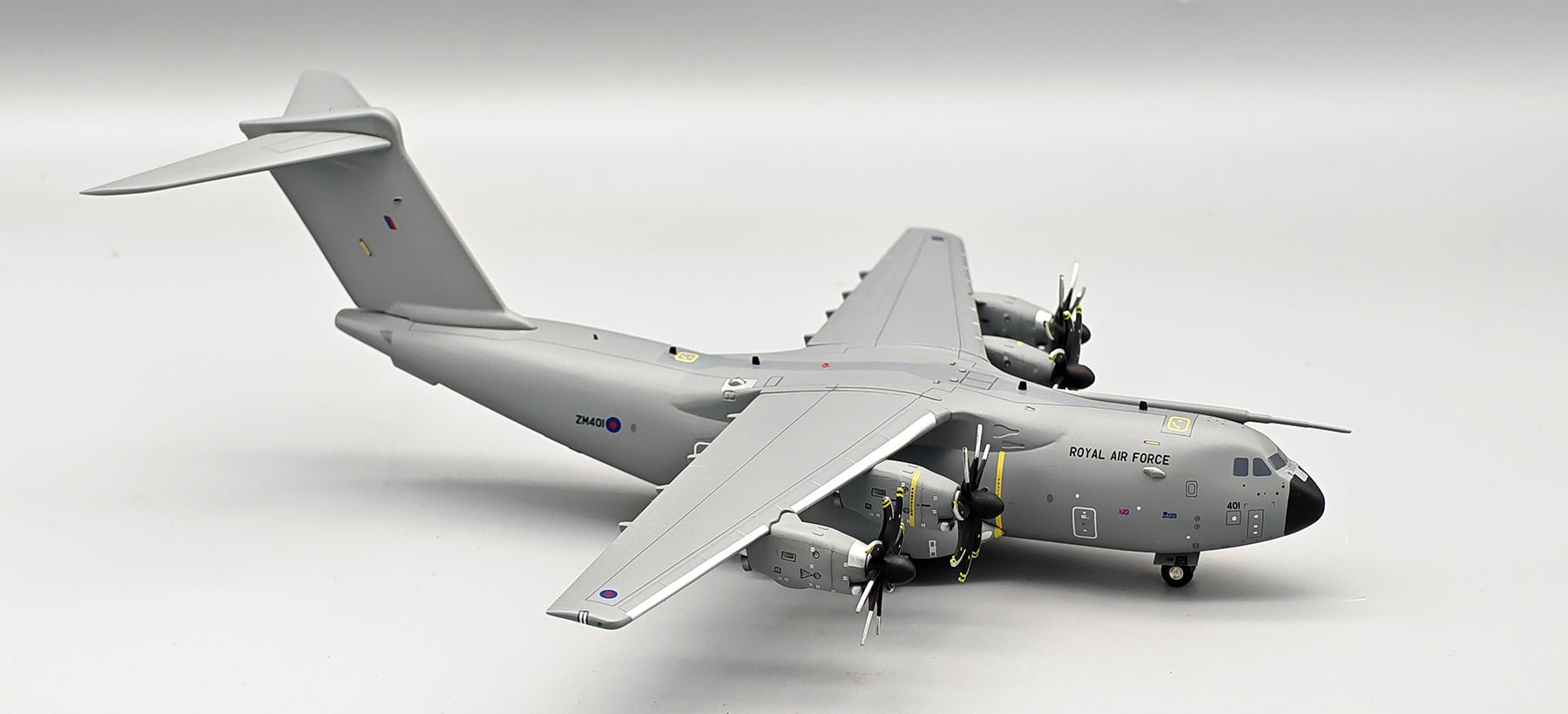 Pre-Order InFlight200 IF400RAF0526 1:200 Royal Air Force Airbus A400M Atlas ZM401