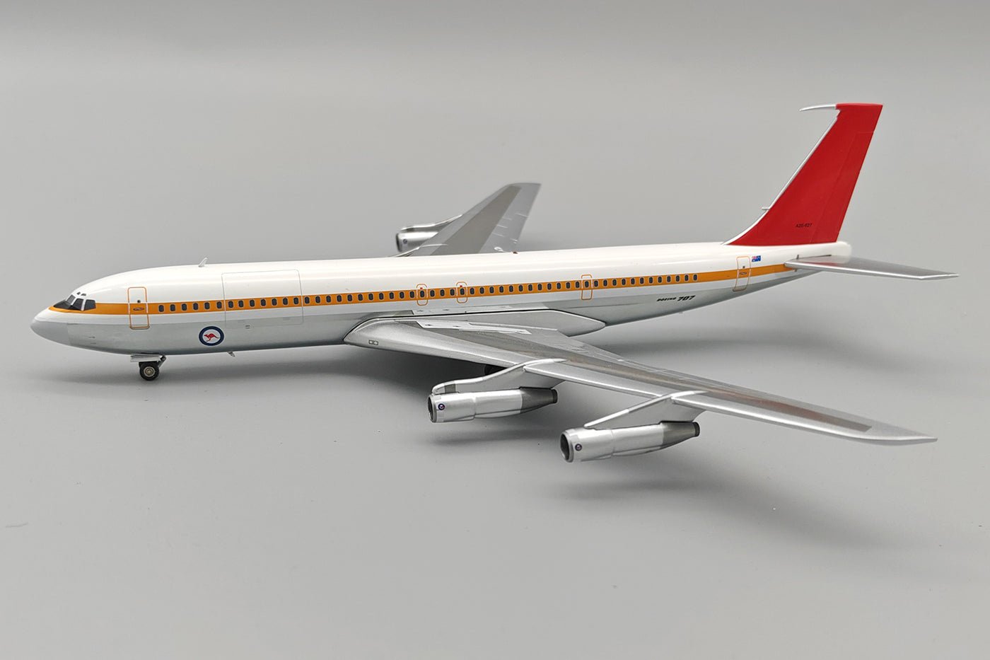 Example Af 707 InFlight200 IF707RAAF627P 1:200 Australia - Air Force Boeing 707-338C ...
