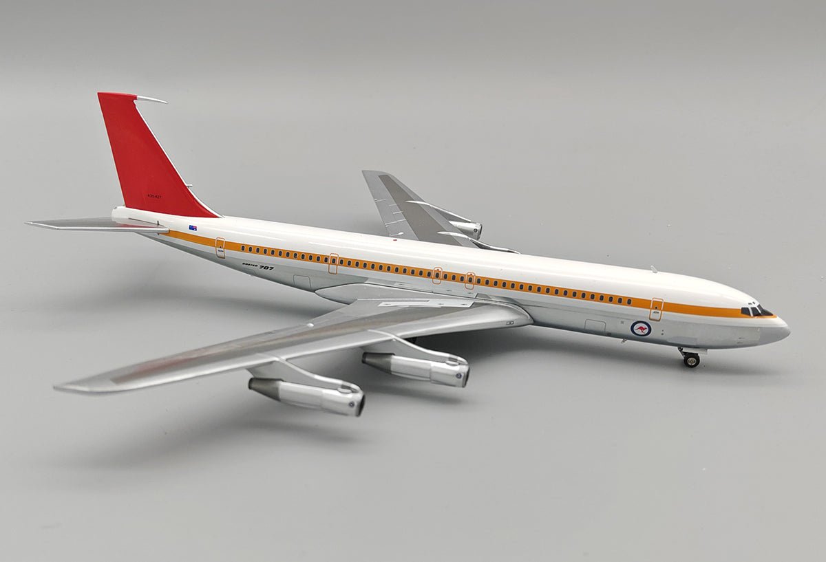 Pre - Order InFlight200 IF707RAAF627P 1:200 Australia - Air Force Boeing 707 - 338C(KC) A20 - 627