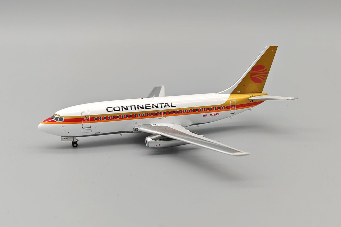 Pre - Order InFlight200 IF732CO1024 1:200 CONTINENTAL AIRLINES 737 - 200 N7389F
