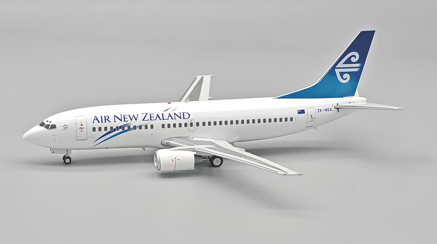 Pre - Order InFlight200 IF733NZ0624 1:200 Air New Zealand Boeing 737 - 33R ZK - NGA