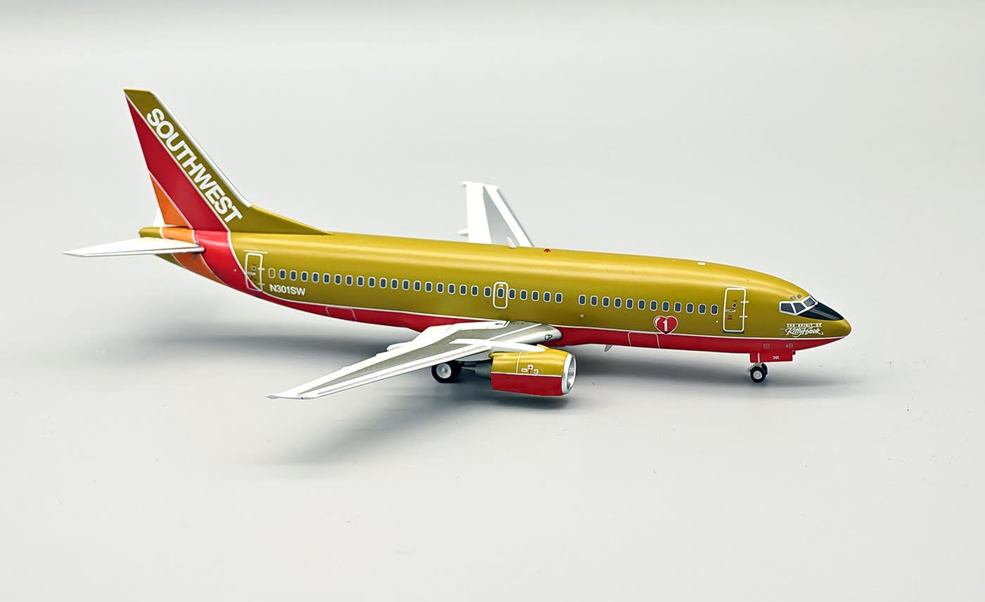 Pre - Order InFlight200 IF733SW0925 1:200 Southwest Airlines Boeing 737 - 3H4 N301SW