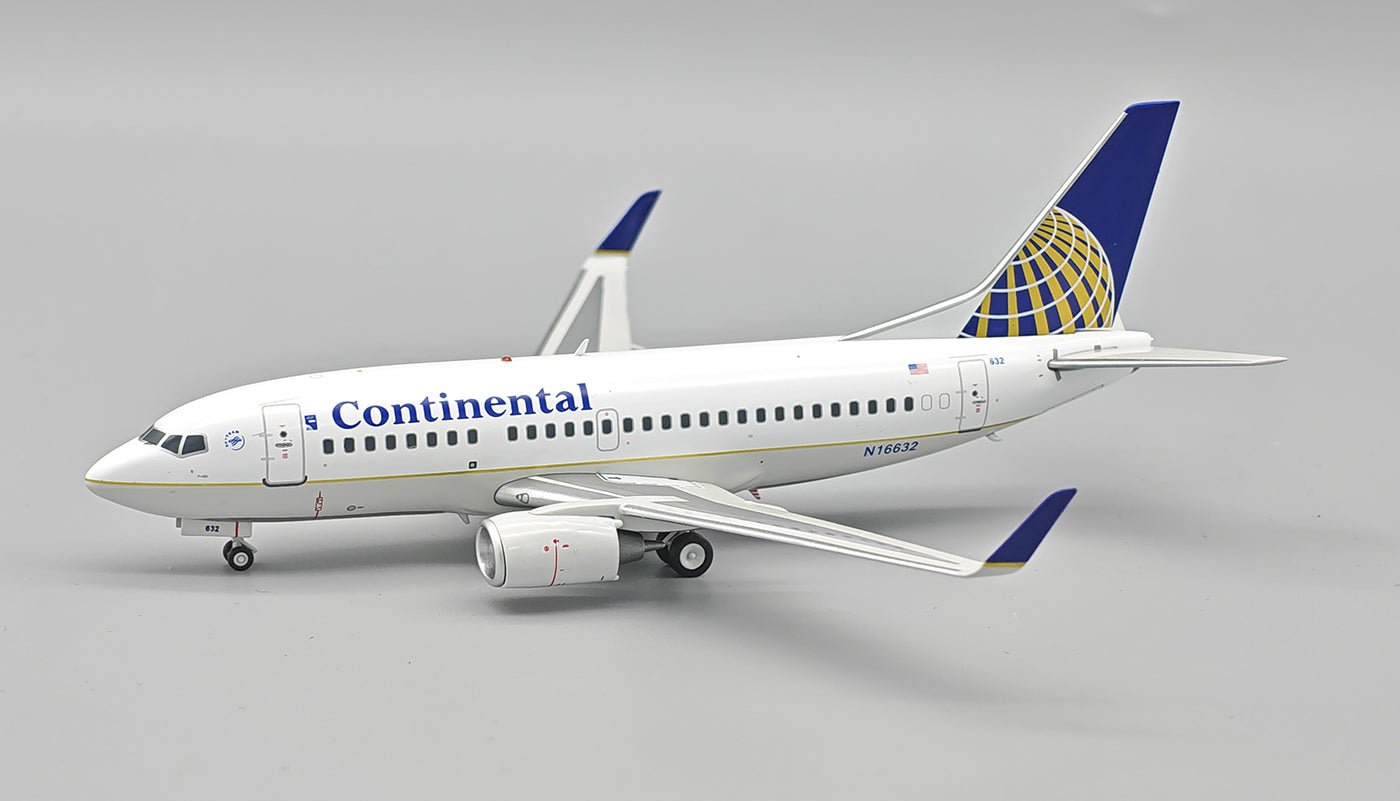 Pre - Order InFlight200 IF735CO0825 1:200 Continental Airlines Boeing 737 - 524 N16632