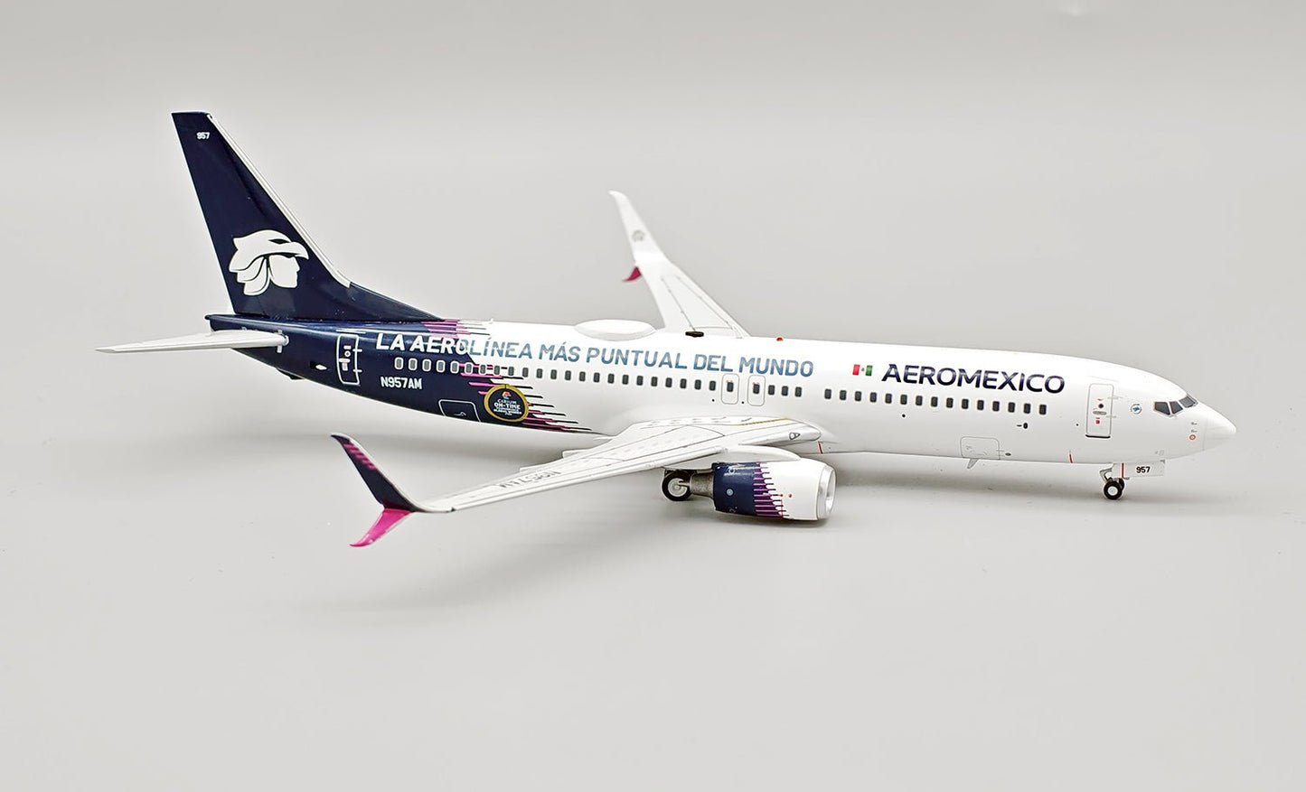 Pre - Order InFlight200 IF738AM0625C 1:200 AeroMexico Boeing 737 - 852 N957AM