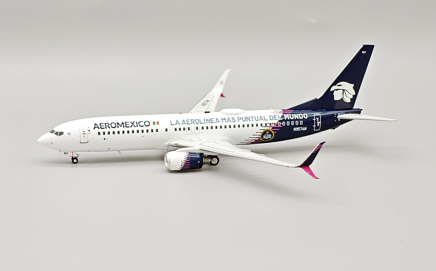 Pre - Order InFlight200 IF738AM0625C 1:200 AeroMexico Boeing 737 - 852 N957AM