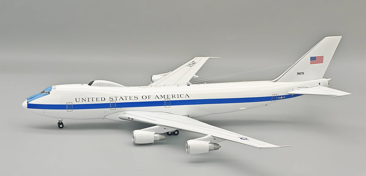 Pre-Order InFlight200 IF742E4B1676 1:200 USA - Air Force Boeing E-4B (747-200B) 73-1676
