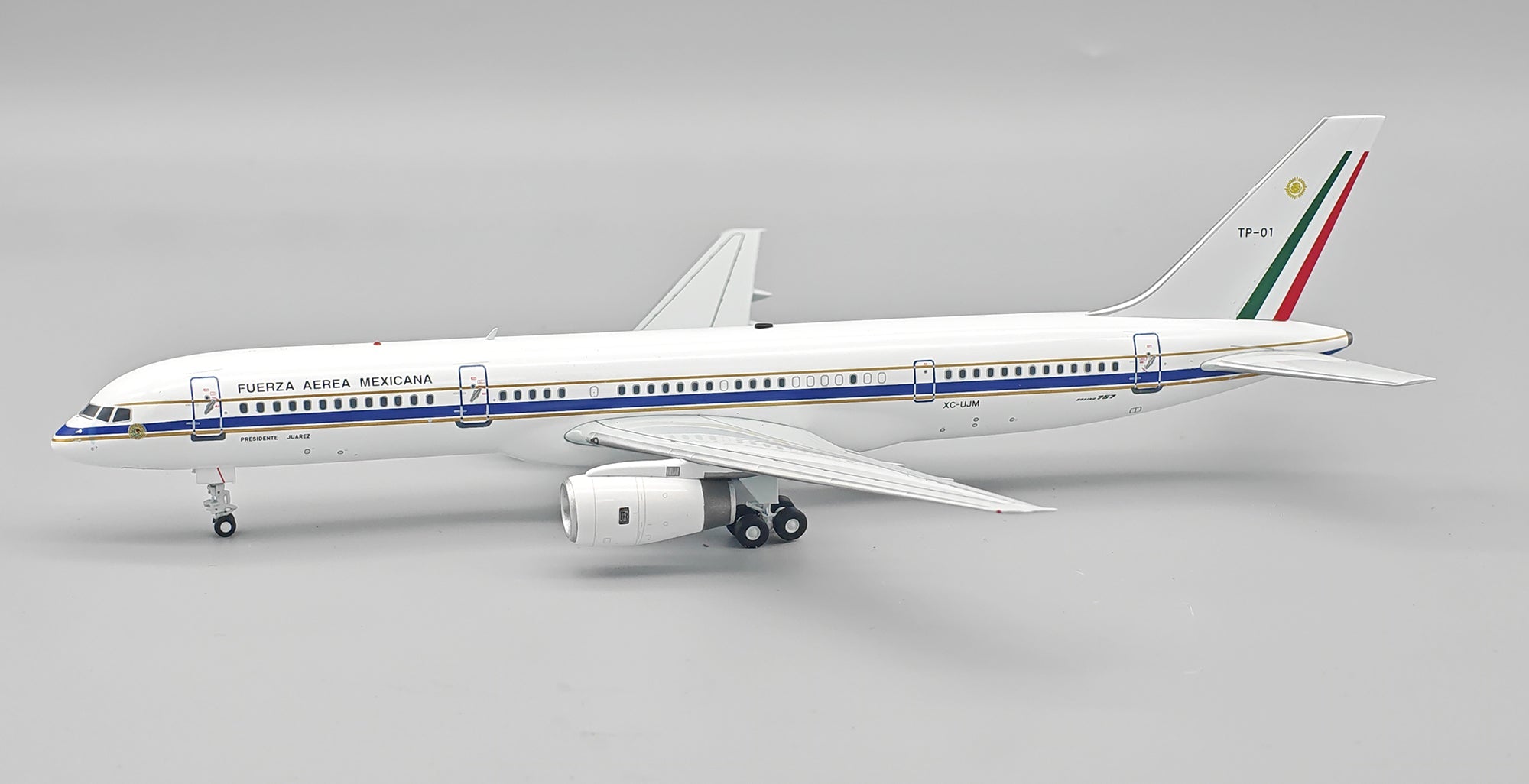 Boeing 757-200 Scale Models Collection – MTS Aviation Models