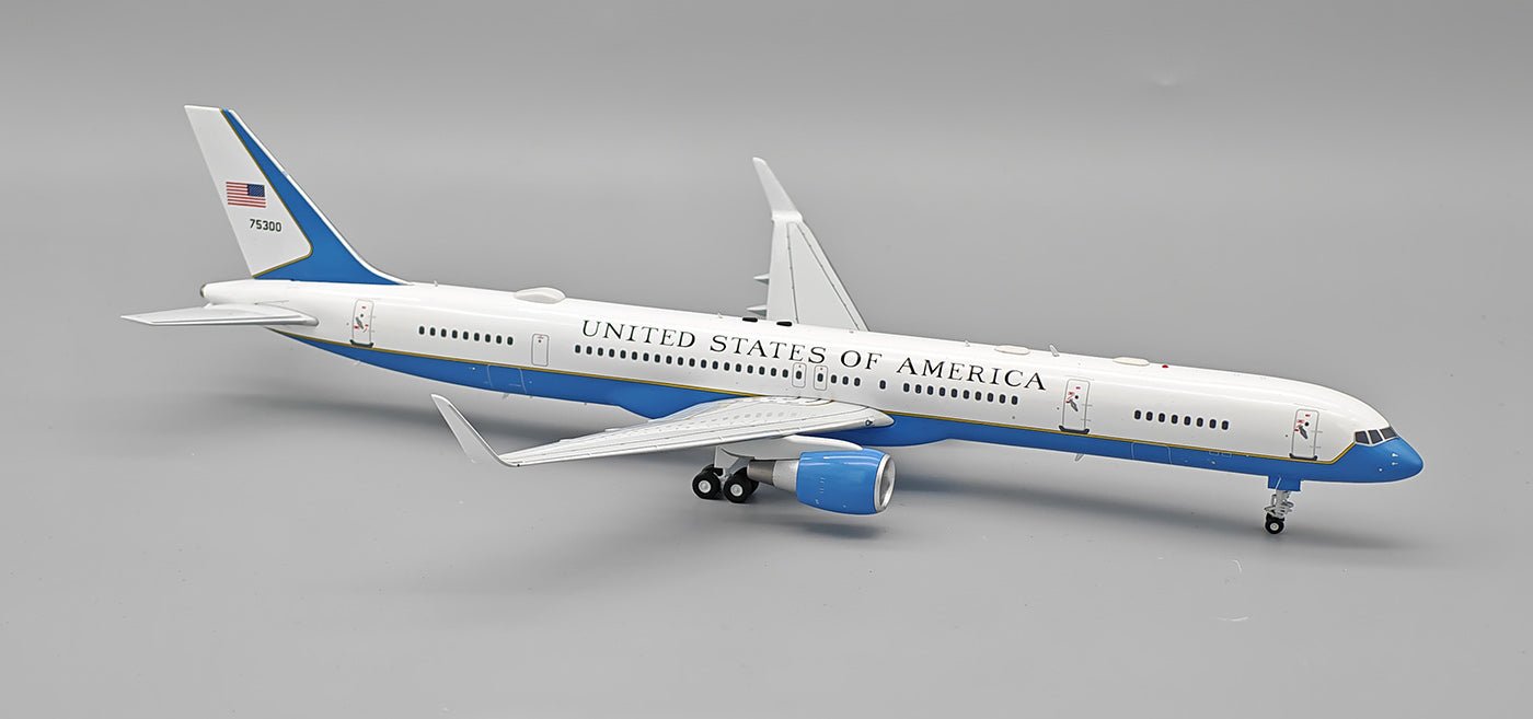 Pre - Order InFlight200 IF753USAF003 1:200 USA Air Force Boeing 757 - 300 75300
