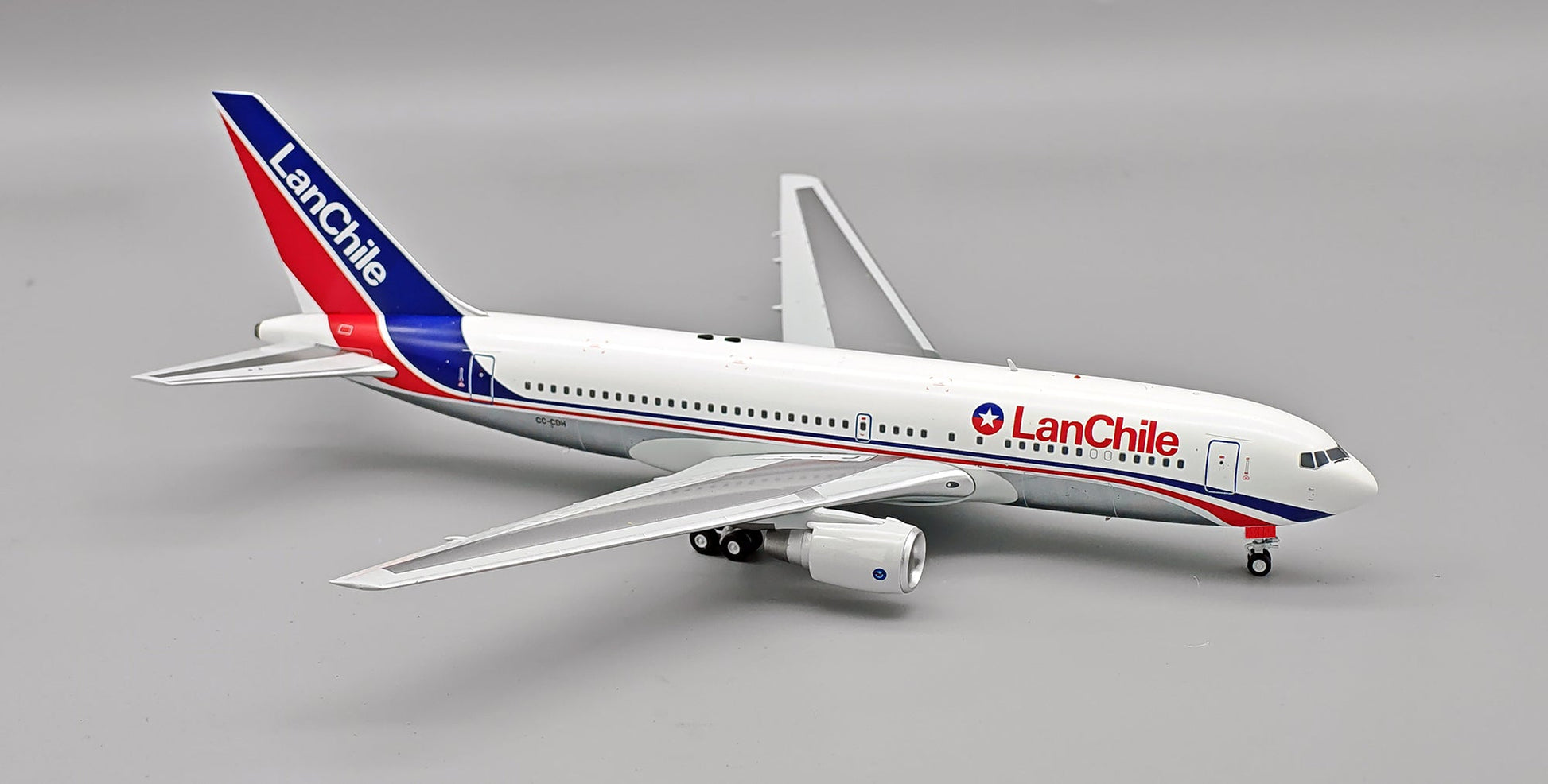 Pre-Order InFlight200 IF762LA0526P 1:200 LAN Chile Boeing 767-284/ER CC-CDH Polished