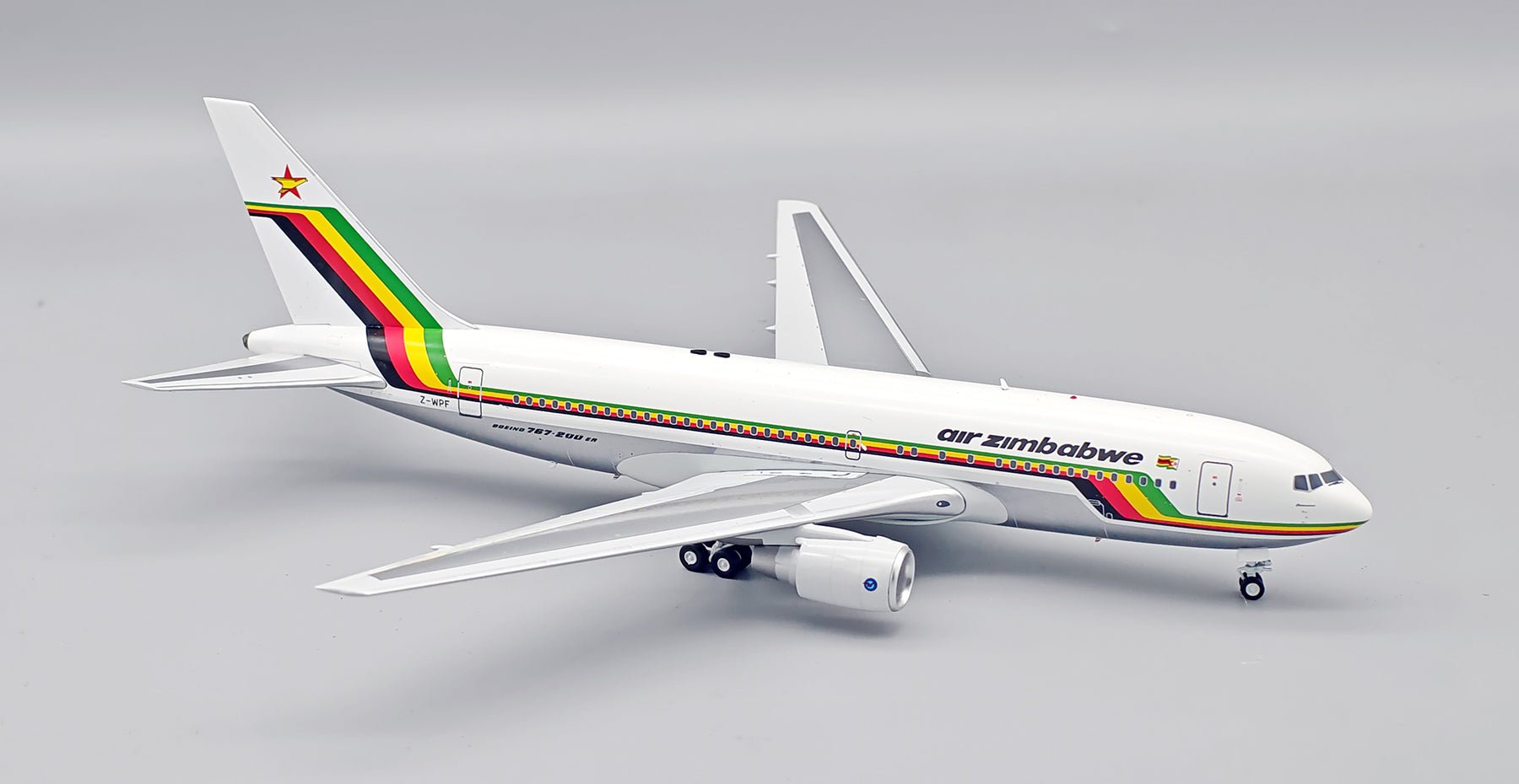 Pre-Order InFlight200 IF762UM0526P 1:200 Air Zimbabwe Boeing 767-2N0/ER Z-WPF Polished