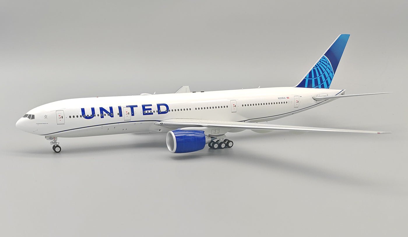 Pre - Order InFlight200 IF772UA1224 1:200 United Airlines Boeing 777 - 222/ER N209UA