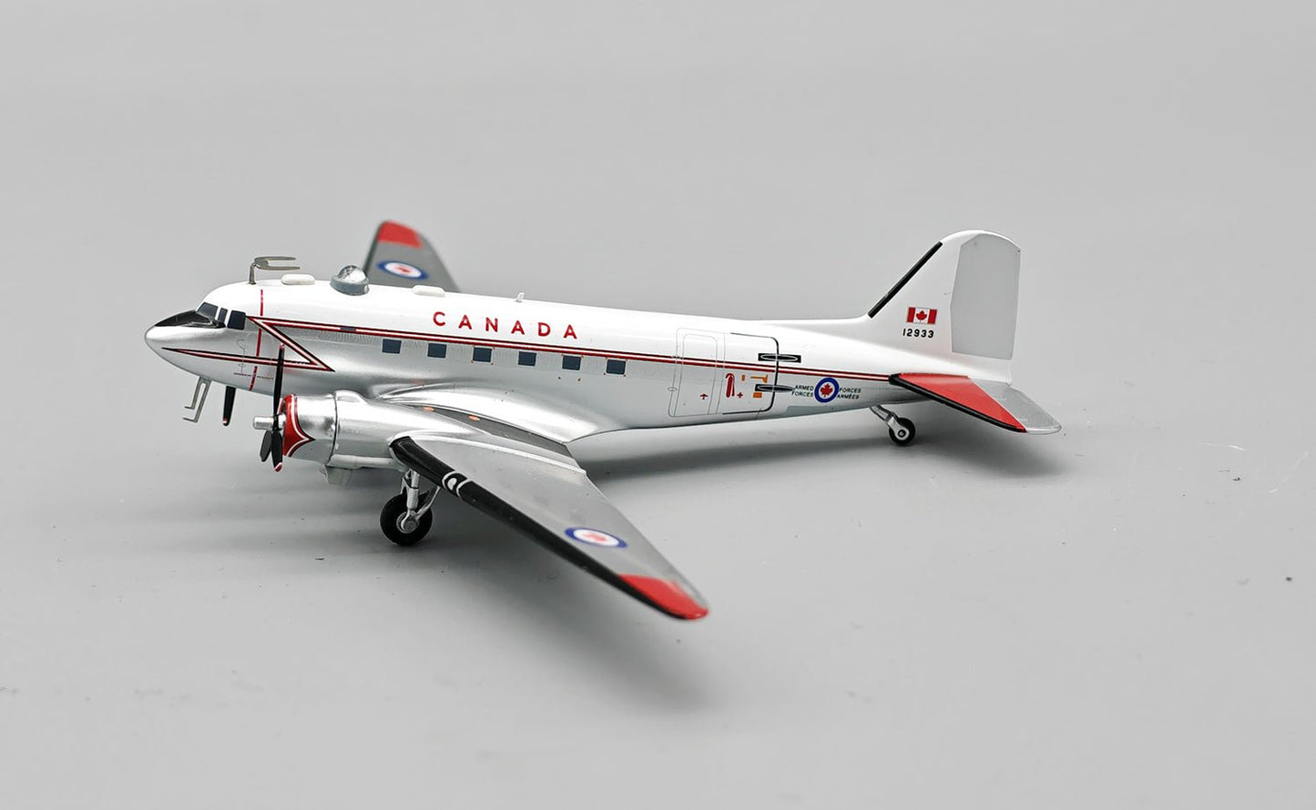 Pre - Order InFlight200 IFDC3RCAF33 1:200 Canada Air Force Douglas DC - 3 12933