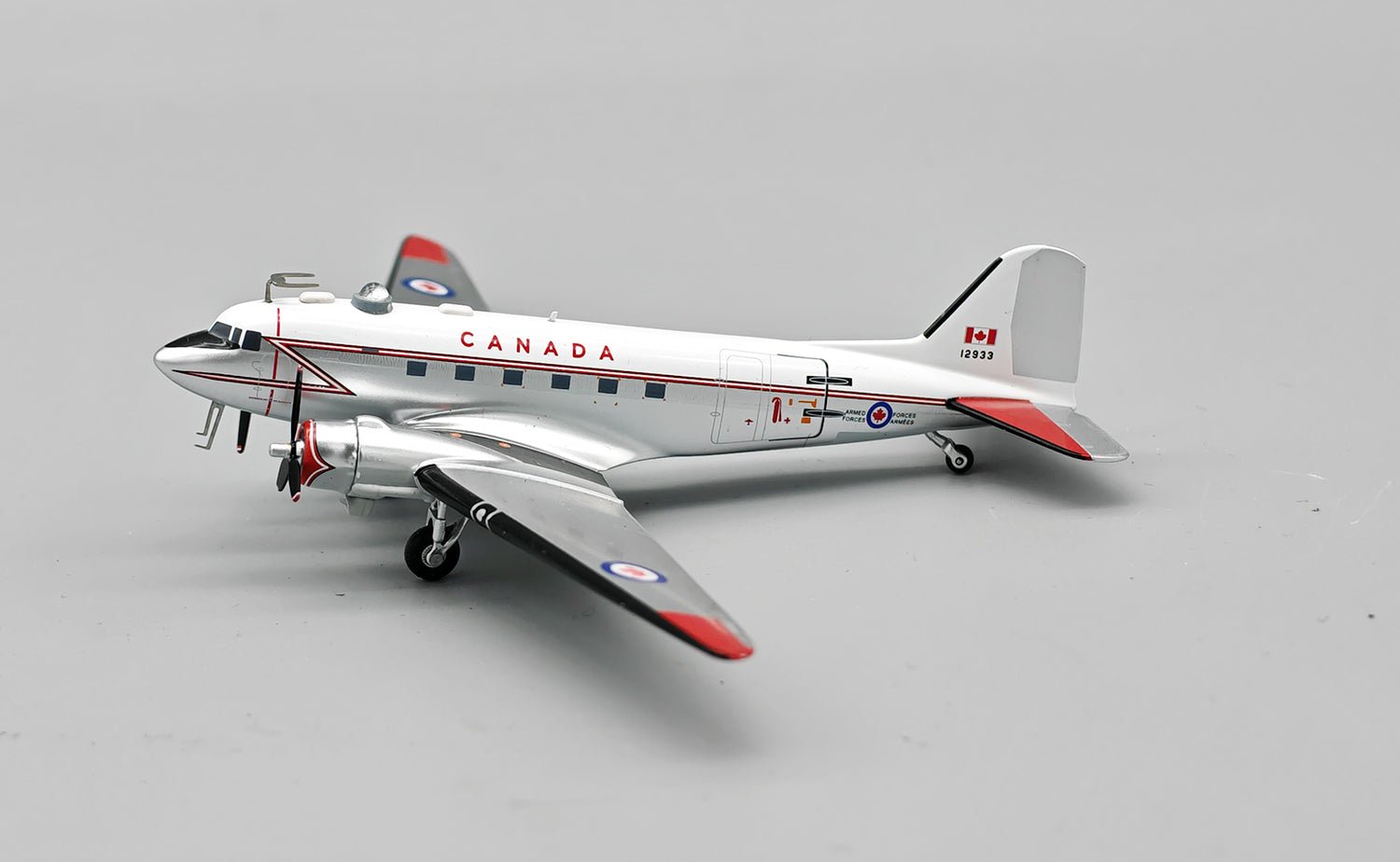 Pre - Order InFlight200 IFDC3RCAF33 1:200 Canada Air Force Douglas DC - 3 12933