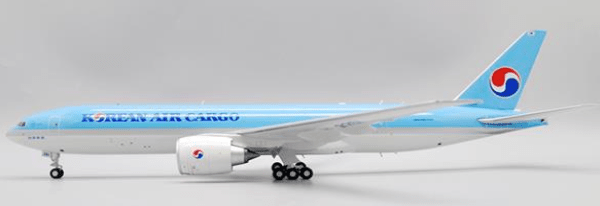 Pre - Order JC Wings SA2004A 1:200 Korean Air Cargo Boeing 777F Reg: HL8251 "Flaps Down"