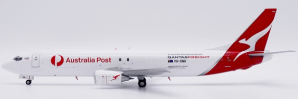 Pre - Order JC Wings XX20395 1:200 Qantas Freight Boeing 737 - 400(SF) "Australia Post" Reg: VH - XNH