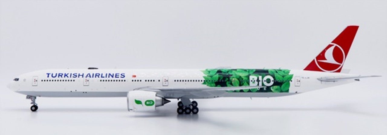 Pre - Order JC Wings XX20705 1:200 Turkish Airlines Boeing 777 - 300ER "Biofuel" Reg: TC - LJH