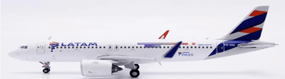 Pre - Order JC Wings XX40211 1:400 LATAM Airlines Airbus A320NEO "LATAM Pass" Reg: PR - XBE