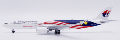 Pre - Order JC Wings XX40252 1:400 Malaysia Airlines Airbus A330 - 900NEO Reg: 9M - MNH