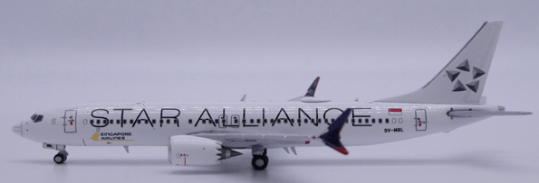 Pre - Order JC Wings XX40351 1:400 Singapore Airlines Boeing 737 MAX 8 "Star Alliance" Reg: 9V - MBL