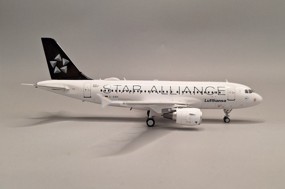 Pre - Order JFox JF - A319 - 018 1:200 A319 - 112 Lufthansa Star Alliance