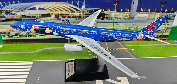 Pre - Order KJ Models KJ - A333 - 217 1:200 B - 6120 China Eastern Airlines Airbus A330 - 343 " Shanghai Disney"