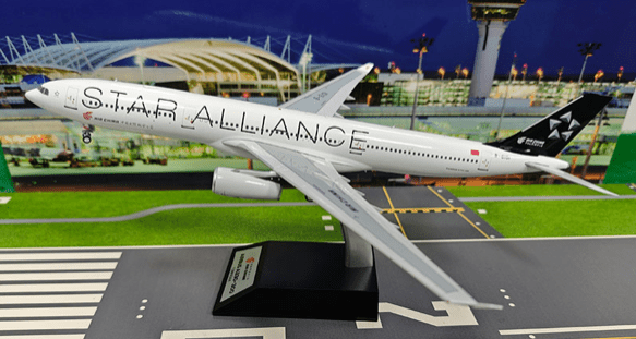 Pre - Order KJ Models KJ - A333 - 218 1:200 B - 6101 Air China Airbus A330 - 343 Star Alliance