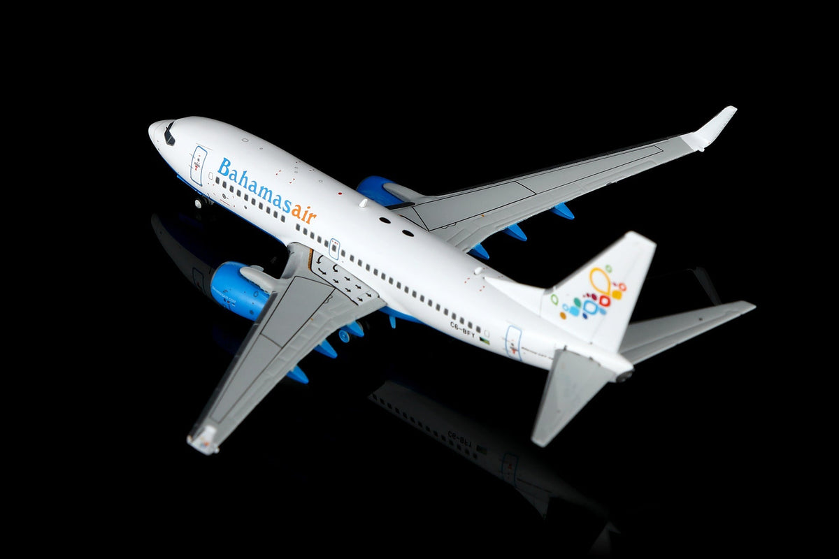 Pre-Order Legacy Jets LJ11516-10 1:400 Bahamasair Boeing 737-700 C6-BFY