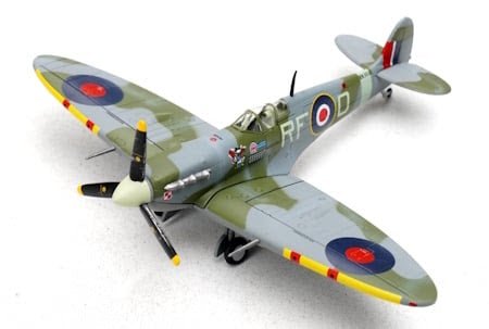 Pre - Order Legion Models LEG - 14618LB 1:72 EP120, 8.5 - victory ace "Jeff" Northcott, No. 402 "City of Winnipeg" Squadron, Royal Canadian Air Force, 1943 - 44 (The Fighter Collection, Duxford)
