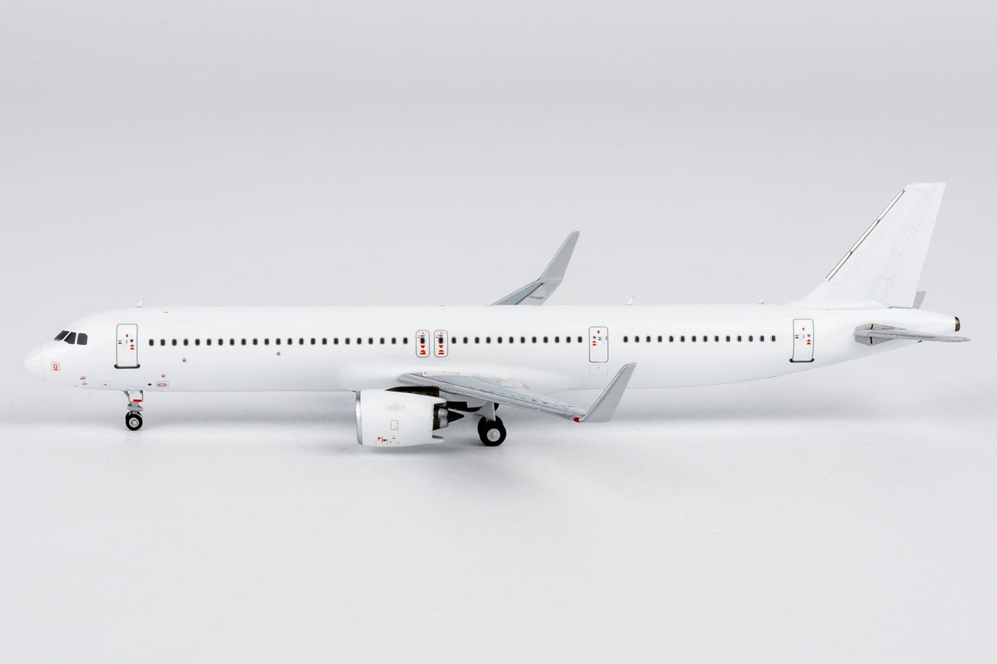Pre-Order NG Models 13143 1:400 Blank Model A321neo PW PW1000G engines