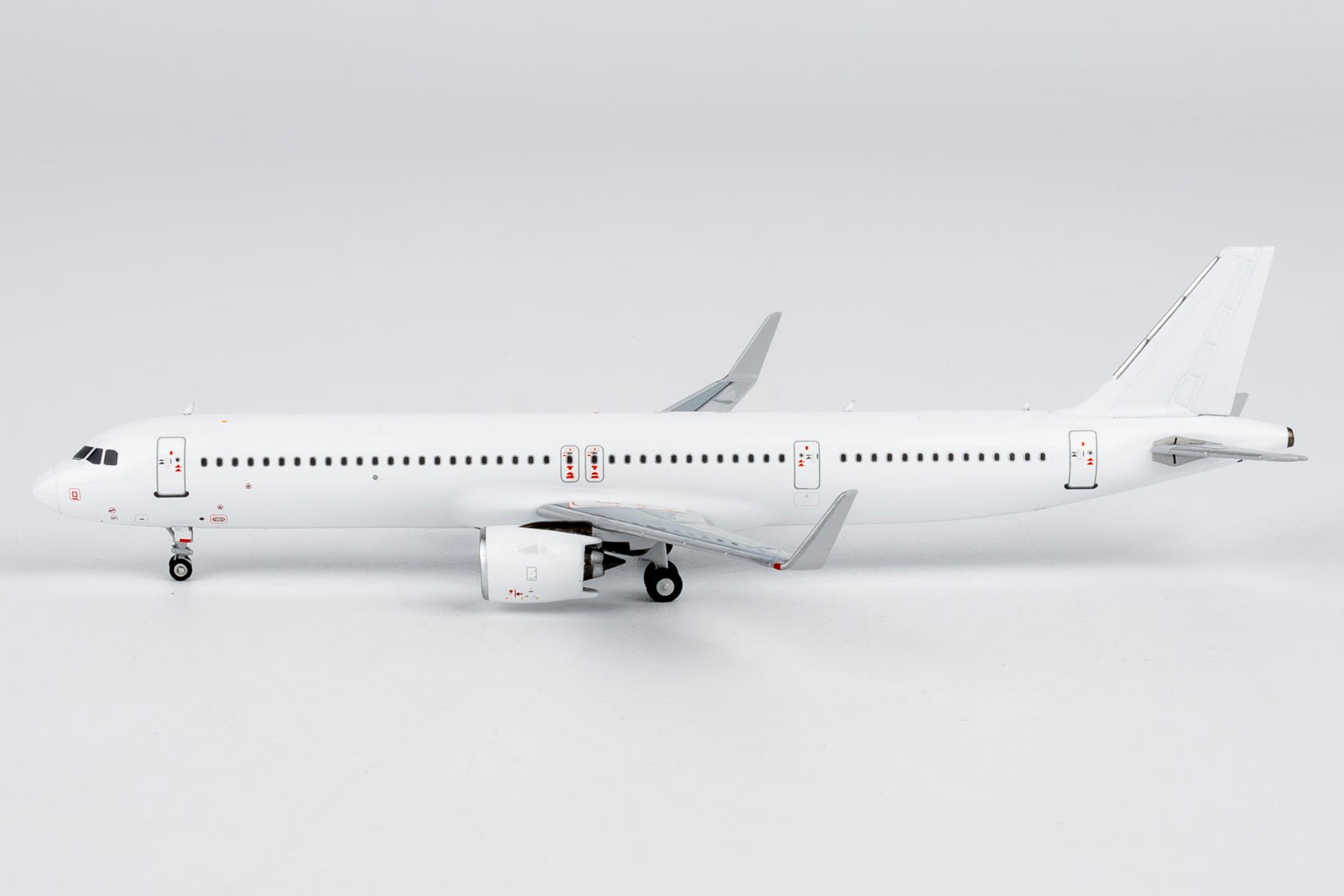Pre-Order NG Models 13143 1:400 Blank Model A321neo PW PW1000G engines