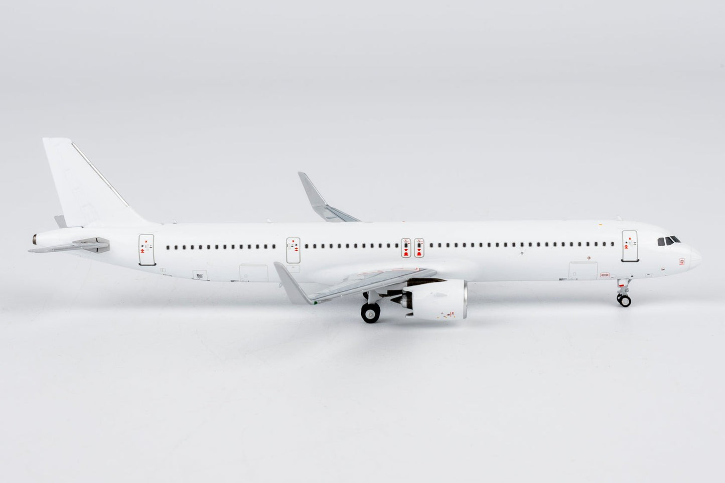 Pre-Order NG Models 13143 1:400 Blank Model A321neo PW PW1000G engines