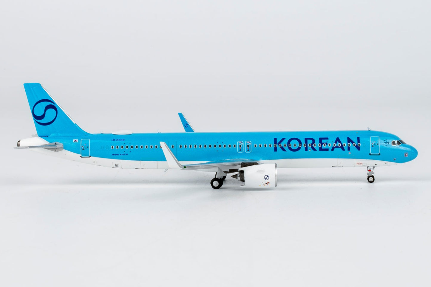 Pre-Order NG Models 13144 1:400 Korean Air A321neo HL8509 Korean Air's first A321 in 2025's new standard livery