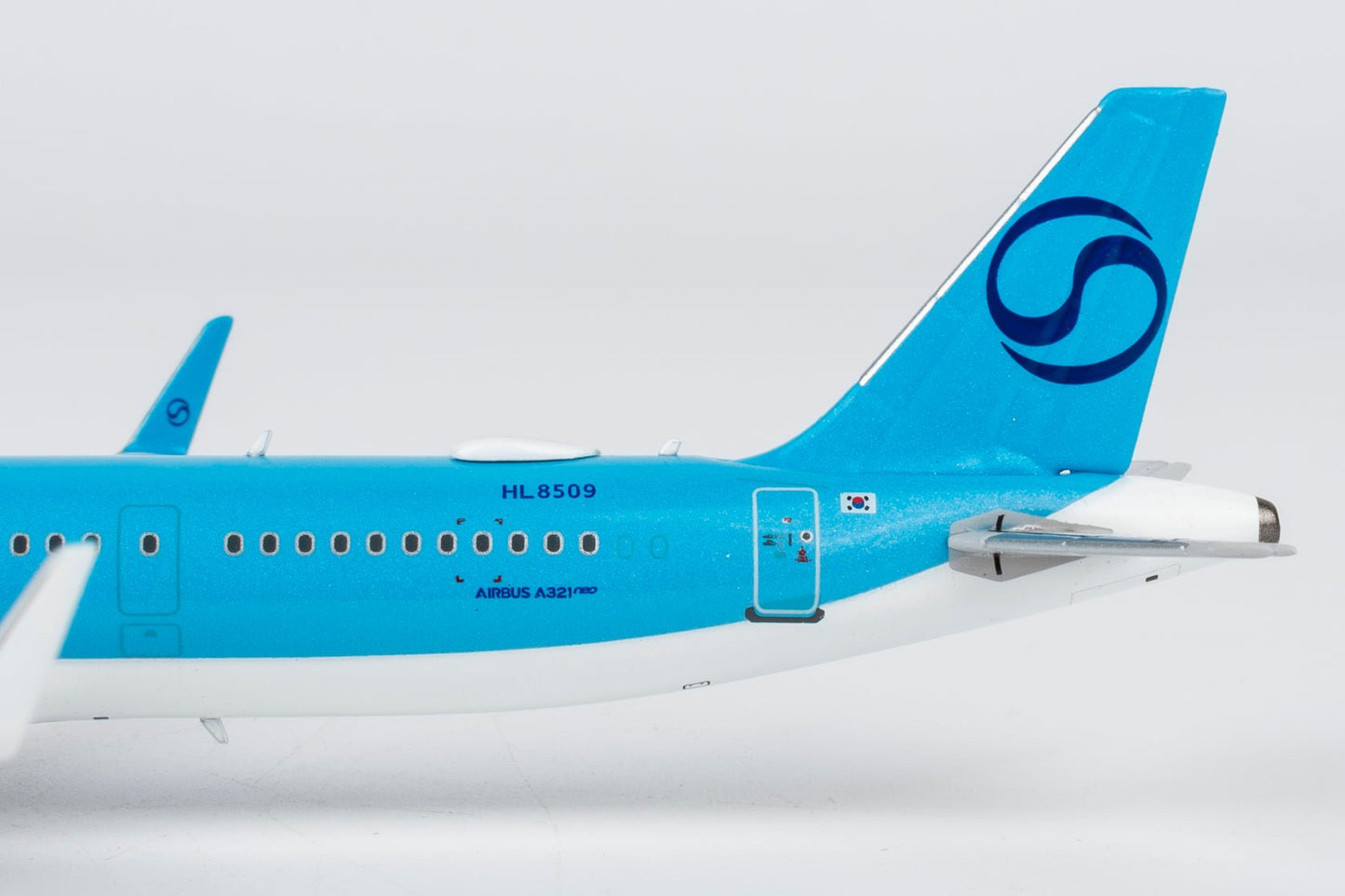 Pre-Order NG Models 13144 1:400 Korean Air A321neo HL8509 Korean Air's first A321 in 2025's new standard livery