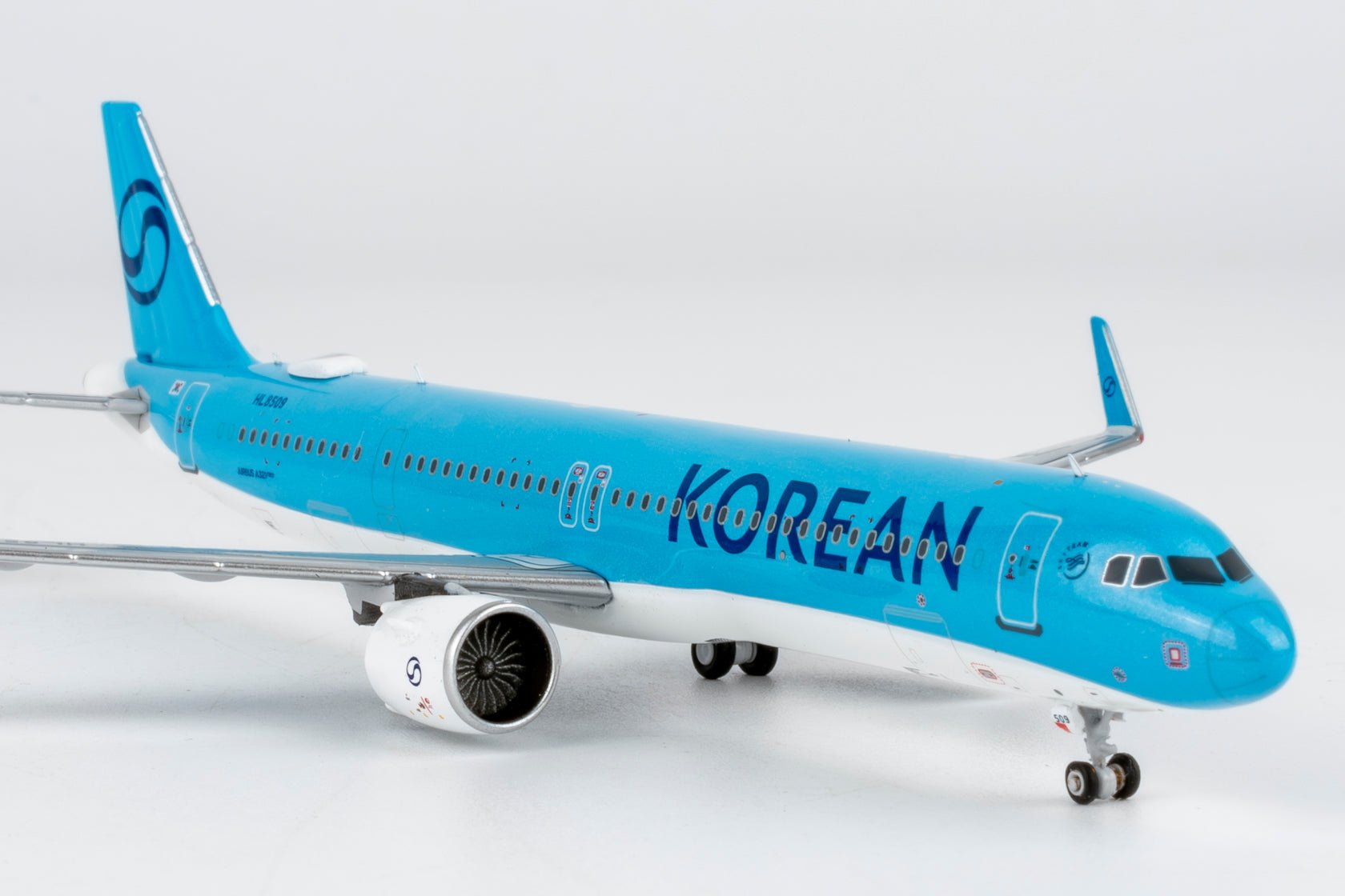Pre-Order NG Models 13144 1:400 Korean Air A321neo HL8509 Korean Air's first A321 in 2025's new standard livery