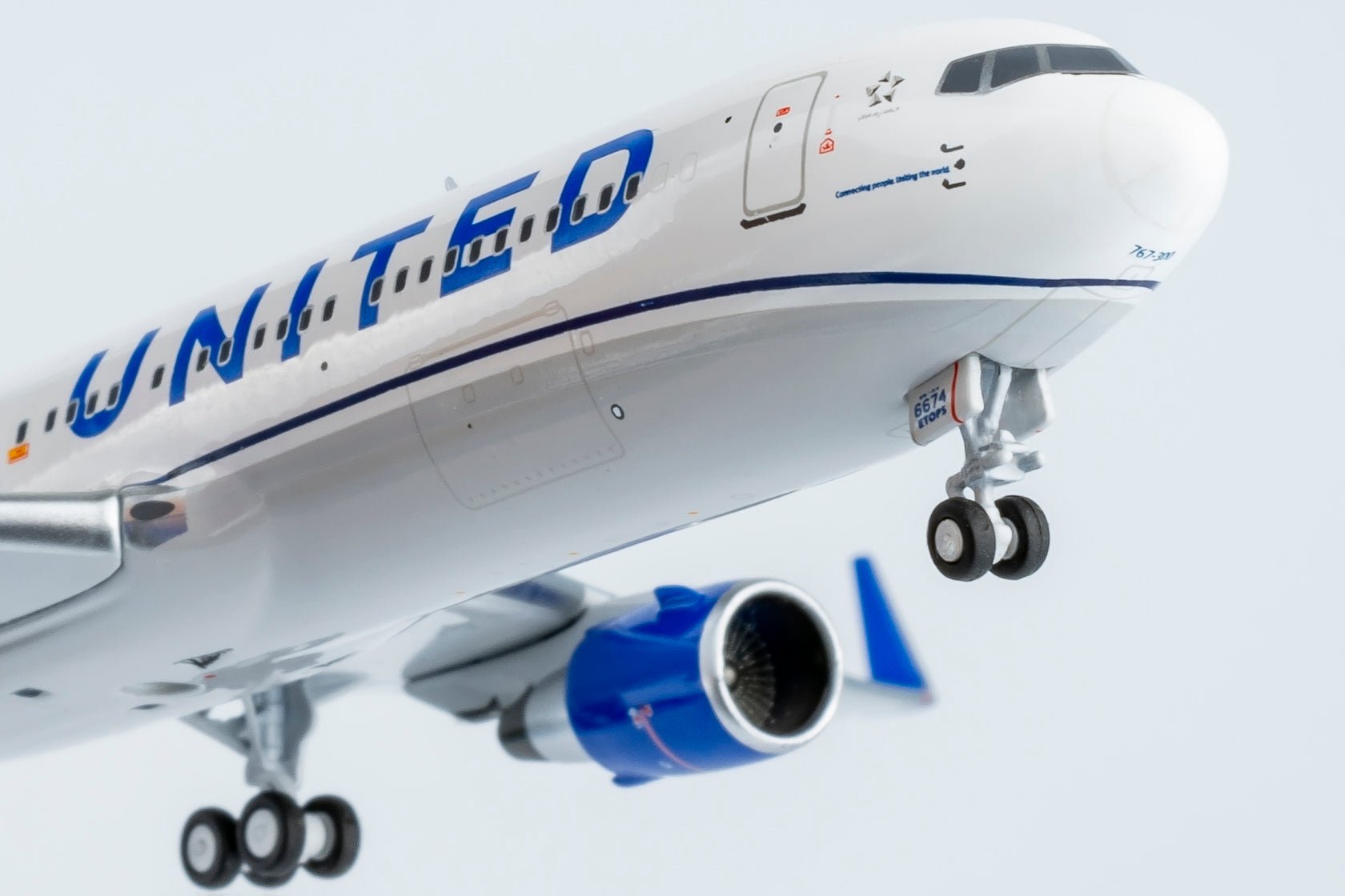 NG Models 17006 1:400 United Airlines 767-300ER/w N674UA – MTS