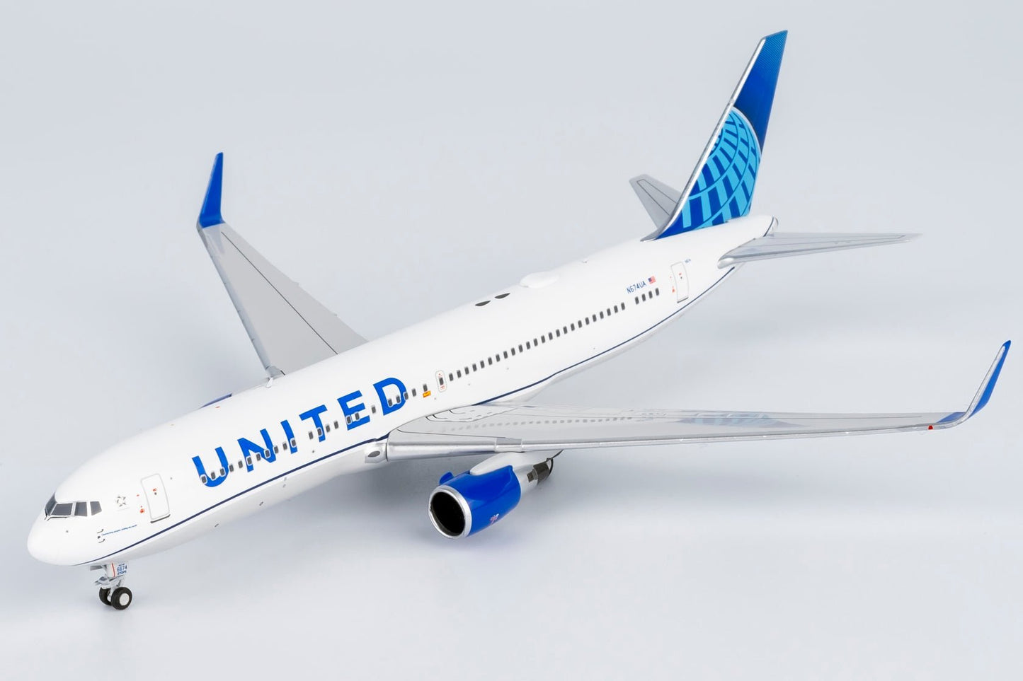 Pre-Order NG Models 17006 1:400 United Airlines 767-300ER/w N674UA (Blue Evolution c/s)